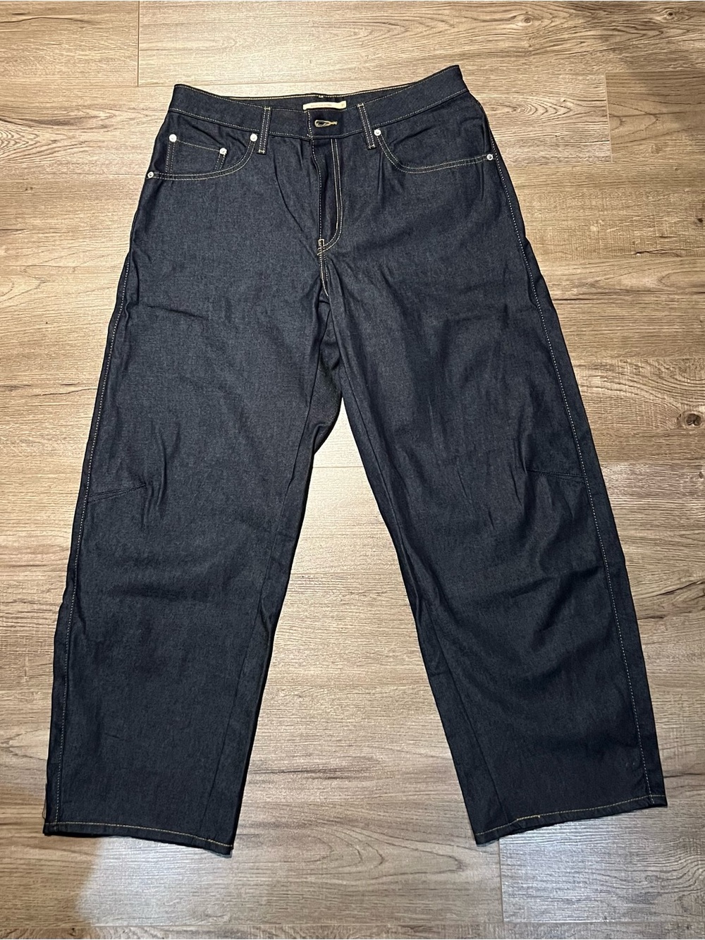 Levi's Baggy Dad Barrel Relaxed Jeans in Blue